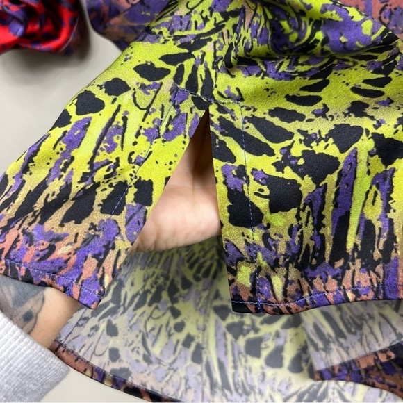 Eccoci silk blend short sleeve V-neck fitted blouse Sz 8 - Picture 3 of 7